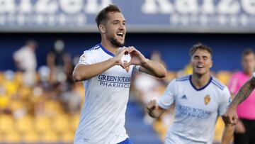 Valent&iacute;n Vada celebra su gol frente al Alcorc&oacute;n.