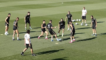 El Madrid entrena pensando en el debut liguero en el Bernabéu