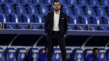 GETAFTE, SPAIN - OCTOBER 17: coach Jose Bordalas of Getafe CF during the La Liga Santander match between Getafe v FC Barcelona at the Coliseum Alfonso Perez on October 17, 2020 in Getafte Spain (Photo by David S. Bustamante/Soccrates/Getty Images)
