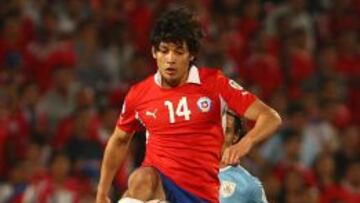 Mat&iacute;as Fernandez jugando por la selecci&oacute;n chilena