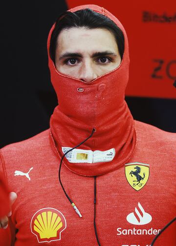 Carlos Sainz preparándose para el Gran Premio de Bahréin.