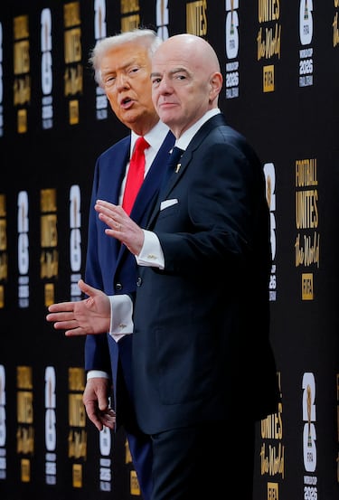 Donald Trump, Presidente de EE.UU. con Infantino.