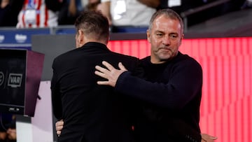 04/04/26 PARTIDO PRIMERA DIVISION
ATLETICO DE MADRID - BARCELONA
SALUDO CHOLO SIMEONE ENTRENADOR HANSI FLICK ENTRENADOR