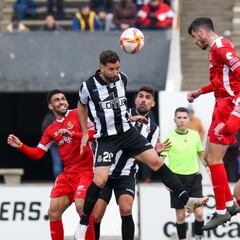 Linense y Nàstic se frenan en su pelea por colarse en los playoff de ascenso