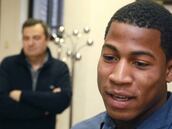 Dos padres, detenidos por insultos racistas a un árbitro