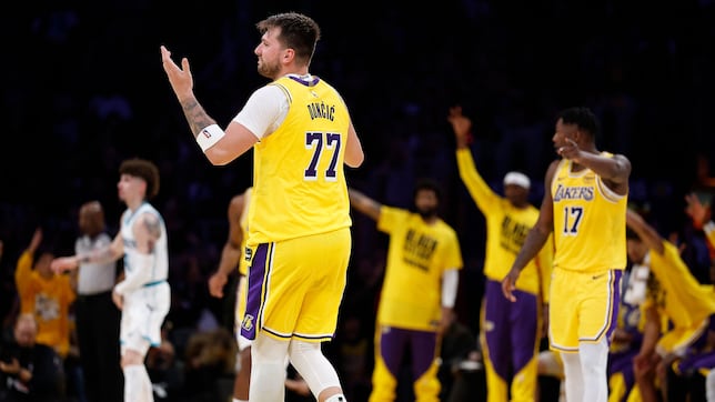 Doncic no mejora, Reaves se autoexpulsa y menudo desastre firman los Lakers