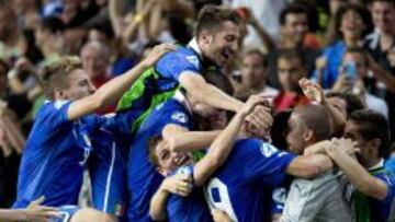 La selecci&oacute;n italiana celebra el pase a la final del Europeo.