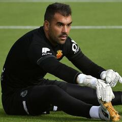 El Málaga espera oficializar a Reina, cerrar a Juanfran Moreno... y la pasta de Horta