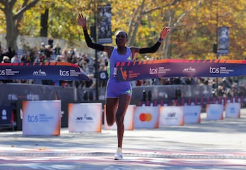 Sheila Chepkirui, en su llegada a meta. 