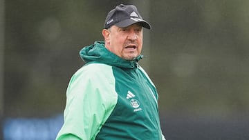 Rafa Ben¨ªtez, t¨¦cnico del Celta, durante un entrenamiento en la ciudad deportiva Afouteza.