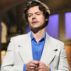 Harry Styles debuta como conductor en 'Saturday Night Live'