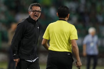 Hace un año, en el mes de junio, el entrenador pereirano volvía a Medellín después de un paso por la selección de Paraguay. Hace unas semanas renovó su contrato.