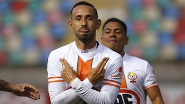 Futbol, Audax Italiano vs Cobresal Primera fecha, campeonato nacional 2020 El jugador de Cobresal Marcelo Cañete celebra despues de convertir un gol contra Audax Italiano durante el partido de primera division disputado en el estadio Bicentenario La Florida de Santiago, Chile. 25/01/2020 Marcelo Hernandez/Photosport Football, Audax Italiano vs Cobresal First date, National Championship 2020 Cobresal's player Marcelo Cañete celebrates after scoring against Audax Italiano during the first division football match held at the Bicentenario La Florida stadium in Santiago, Chile. 25/01/2020 Marcelo Hernandez/Photosport