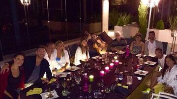 Sergio Ramos celebra su renovación en familia