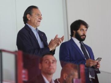 Prandelli, nuevo entrenador del Valencia en el palco.