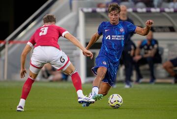 Marc Guiu, ante el Wrexham.