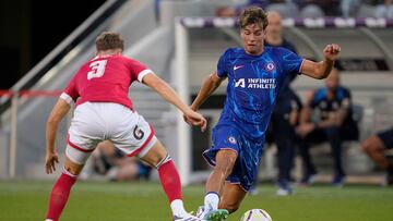 Marc Guiu, con el Chelsea.