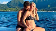 Así surfea Tatiana Weston-Webb embarazada de 5 meses y medio