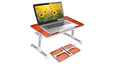 Encontramos la mejor mesa para trabajar con el porttil en el sof o la cama