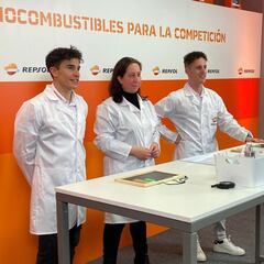 Márquez y Pol bendicen el combustible Repsol de MotoGP