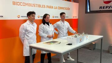 Márquez y Pol bendicen el combustible Repsol de MotoGP