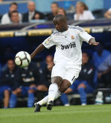 Llegó en diciembre de 2008 por la lesión de Mahamadou Diarra. El Madrid pagó 20 millones al Portsmouth. Llegó como un desconocido pero con el tiempo se convirtió en uno de los pilares del equipo por su sacrificio y polivalencia. 