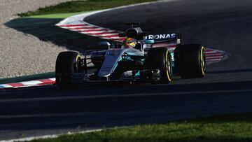 Lewis Hamilton con el Mercedes en Montmel&oacute;.