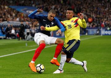 Una baja dolorosa e importante para Colombia a pocos días del debut en Rusia 2018. Frank Fabra, lateral de Boca Juniors, sufrió una ruptura del ligamento cruzado anterior de la rodilla izquierda, en el entrenamiento del pasado viernes. Farid Díaz es su reemplazo.