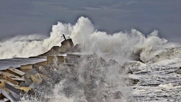 El espigón de San Juan de Nieva.