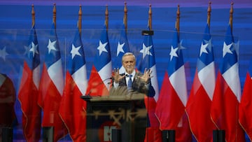 Jara se entera del podio antibalas que usó Kast en su acto de cierre de campaña en Viña del Mar y le deja este mensaje