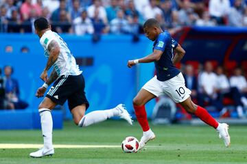 Jugada del penalti de Marcos Rojo a Kylian Mbappe.