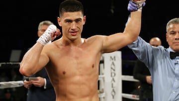 Bivol y Canelo tenían una cláusula en su contrato en el que podían acordar una revancha inmediata, pero el mexicano prefirió el tercer combate contra Gennadiy Golovkin.