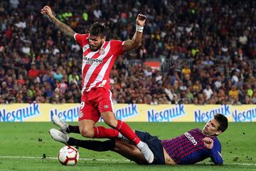 1-2. Portu y Piqué en la jugada del segundo gol de Stuani.