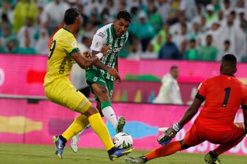 Atlético Nacional derrotó 4-1 a Bucaramanga en el Atanasio Girardot y llegó a cinco puntos en el grupo A. Jefferson Duque marcó doblete.