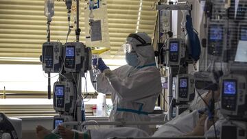 Health workers working with the last patients infected with Covid 19 who are still admitted to the Gregorio Mara&ntilde;on Hospital in Madrid, on Thursday June 11, 2020