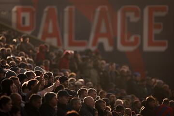 Seguidores del Crystal Palace durante un duelo frente al Liverpool. 