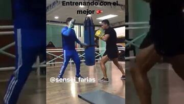 El cruzado Llanos mostró su duro entrenamiento de boxeo