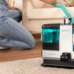 El aspirador de Cecotec con doble depósito que acaba con la suciedad de la tapicería y domina las ventas en Amazon
