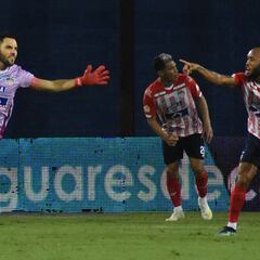 Junior, a hacer historia en el Hernando Siles de La Paz