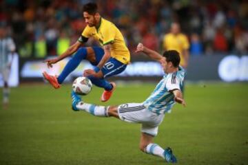  Neymar y Demichelis