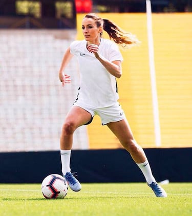 Kosovare Asllani ya luce el blanco