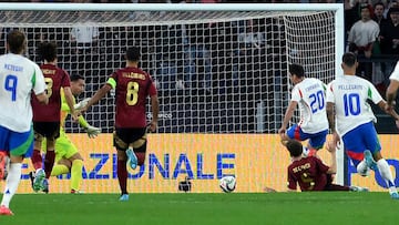 Roma (Italy), 10/10/2024.- Italy's Andrea Cambiaso (2-R) scores the 1-0 goal during the UEFA Nations League group A2 soccer match between Italy and Belgium, in Rome, Italy, 10 October 2024. (Bélgica, Italia, Roma) EFE/EPA/ETTORE FERRARI