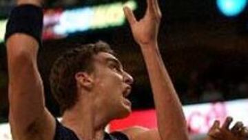 <b>OTRA DERROTA.</b> Pau encestó ocho canastas de 17 intentos, acertó en cuatro tiro de cinco desde la línea de los personales y capturó seis rebotes en 40 minutos de acción. Pero el equipo perdió.