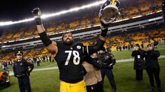 Alejandro Villanueva celebra la victoria de los Pittsburgh Steelers sobre los Denver Broncos en Heinz Field el 20 de diciembre. En playoffs no pudieron repetir el éxito y quedaron eliminados.