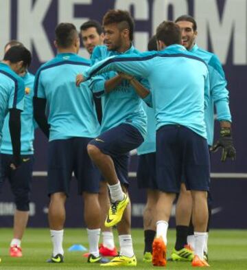 Neymar durante el entrenamiento del sábado.
