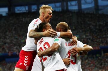 0-1. Mathias Jorgensen celebr¨® el primer gol.