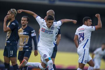 En tiro de esquina Cruz Azul igualó, el testarazo fue de Josue Reyes, se levantó pasando el manchón penal y con la frente dejó parado a González.