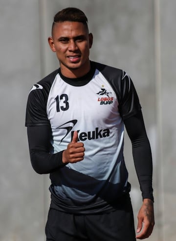 Nacido en Colombia, tiene 117 minutos en el Clausura 2018 con Lobos BUAP.