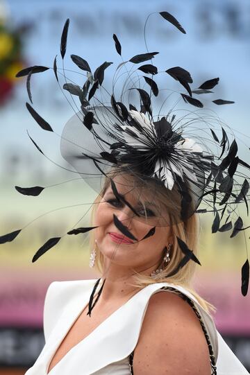 Glamour, fiesta y alcohol en el Grand National