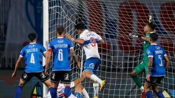Futbol, Universidad Catolica vs Huachipato
Fecha 13, campeonato Nacional 2023.
El jugador de Universidad Catolica Fernando Zampedri, centro, convierte su gol contra Huachipato durante el partido de primera division disputado en el estadio El Teniente en Rancagua, Chile.
10/05/2023
Felipe Zanca/Photosport
Football, Universidad Catolica vs Huachipato
13nd turn, 2023 National Championship.
Universidad Catolica's player Fernando Zampedri, center, scores his goal against Huachipato during the first division match at the El Teniente stadium in Rancagua, Chile.
10/05/2023
Felipe Zanca/Photosport